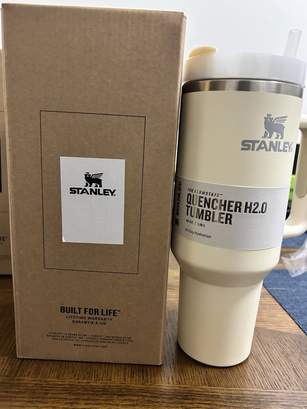 Stanley Quencher Tumbler – Original Packaging Box