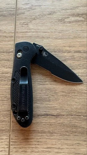 Benchmade Bugout Folding Pocket Knife Black Blade with Box and Pouch