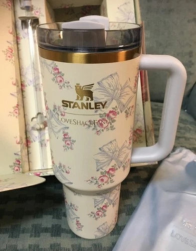 Stanley Floral Stainless Steel Tumbler – Blue & Pink Flowers, 20 oz