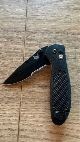 Benchmade Bugout Folding Pocket Knife Black Blade with Box and Pouch